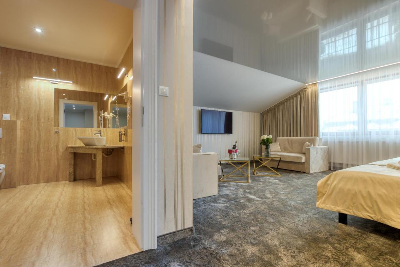 Hotel & Spa Bialy Dom Przyszowice Ngoại thất bức ảnh