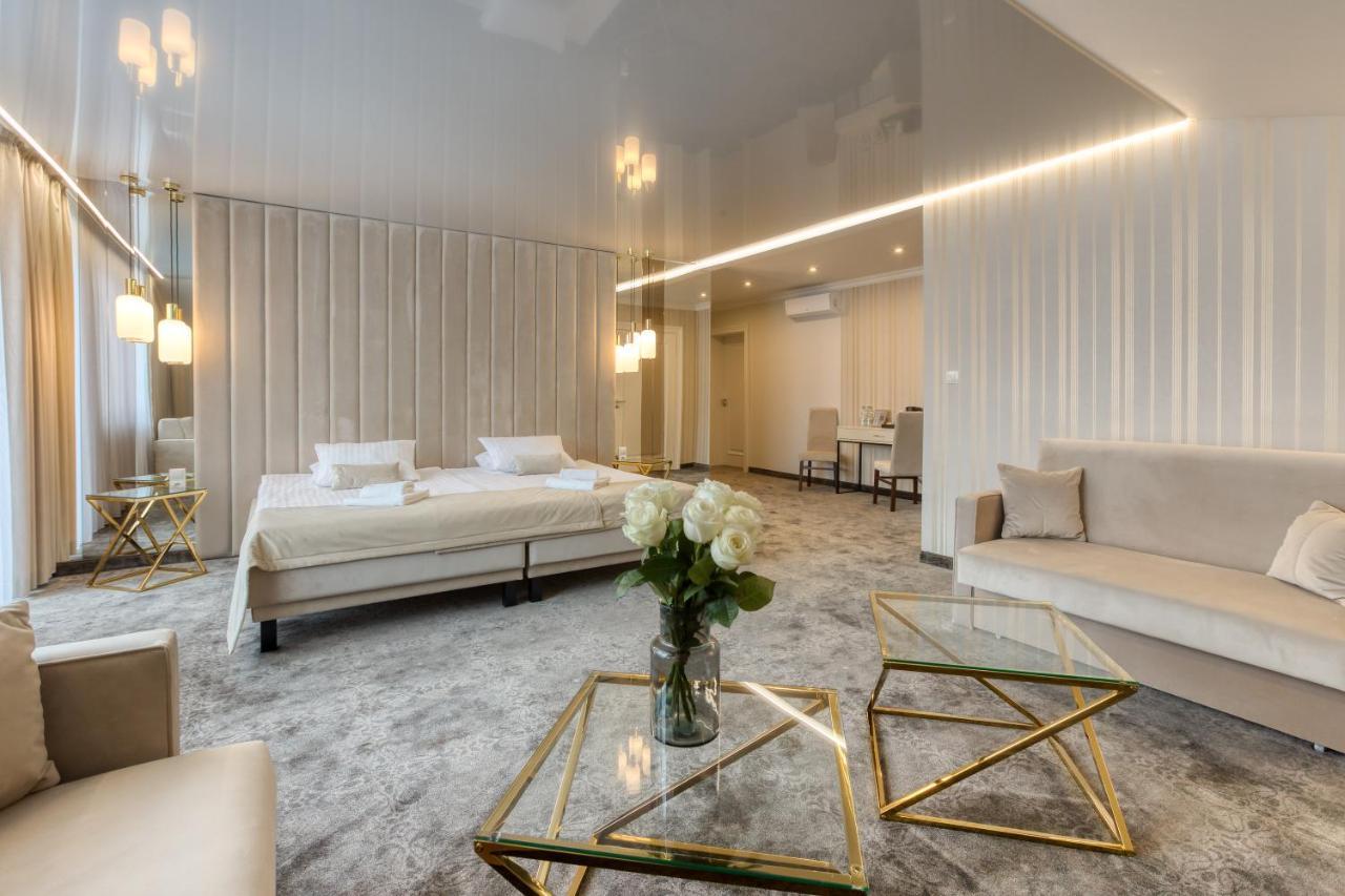 Hotel & Spa Bialy Dom Przyszowice Ngoại thất bức ảnh