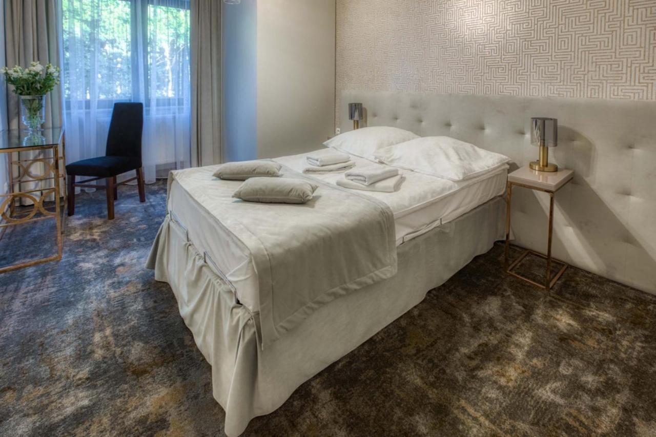 Hotel & Spa Bialy Dom Przyszowice Ngoại thất bức ảnh